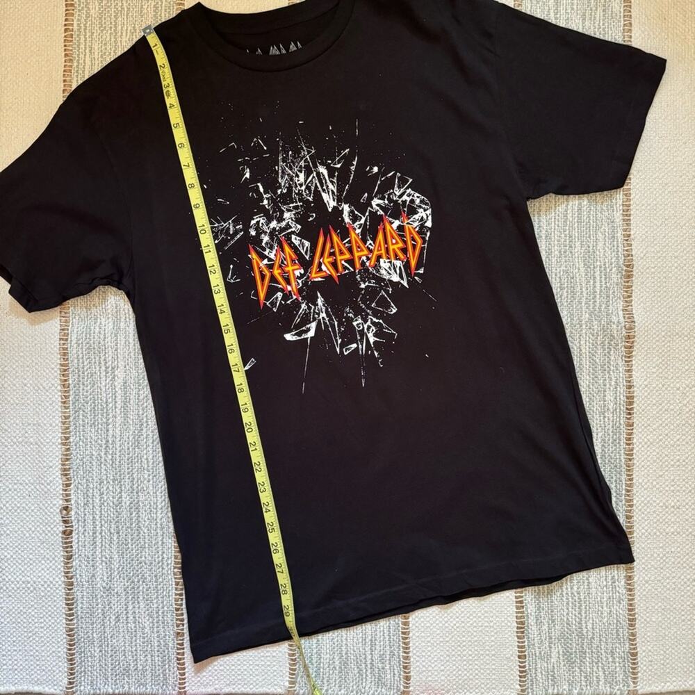Def Leppard Black Cotton Crewneck Short Sleeves Graphic T-Shirt Men’s Size Large - Picture 4 of 6